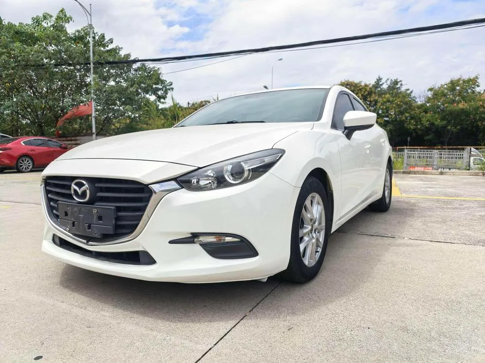 Mazda 3 Axela Sedan 1.5L Auto Comfort Version CN6, 2017 — фото 1