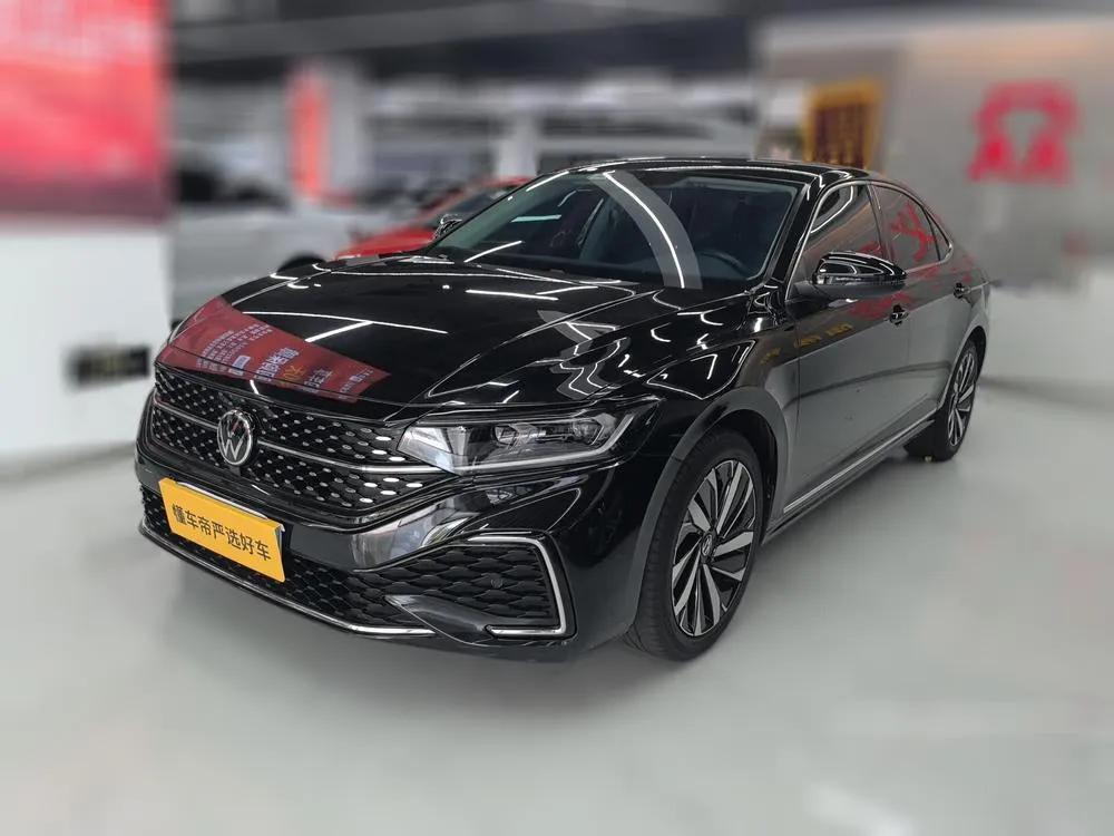 Volkswagen Passat, 2022