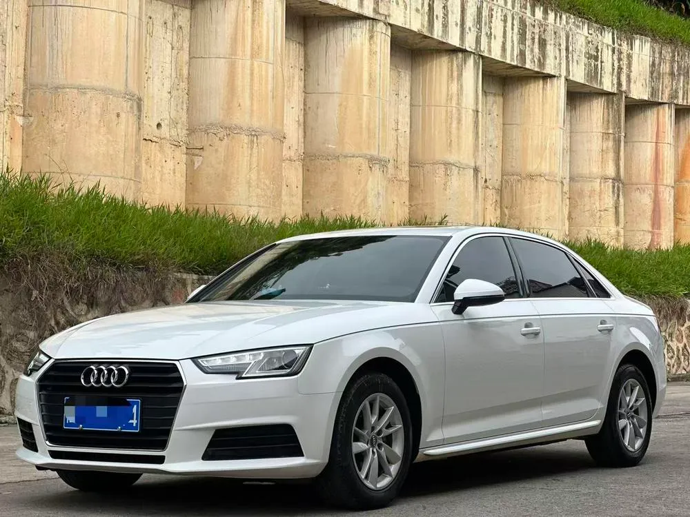 Audi A4L 40 TFSI Version, 2017 — фото 1