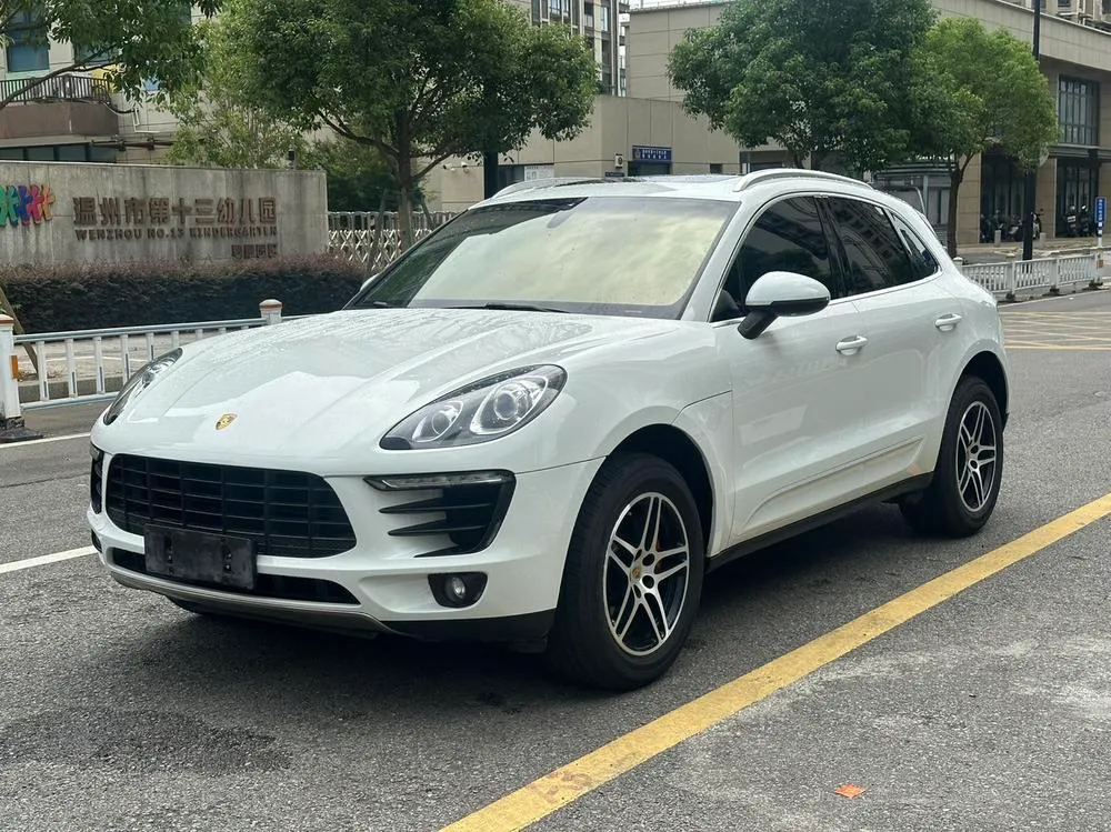 Porsche Macan, 2014