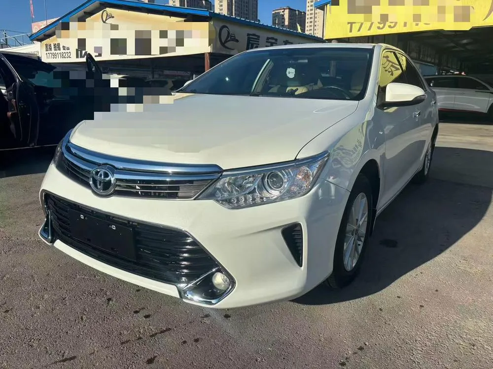 Toyota Camry 2.0E Elite Edition, 2015 — фото 1