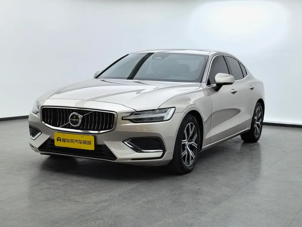 Volvo S60 B4 Luxury Edition, 2023 — фото 1