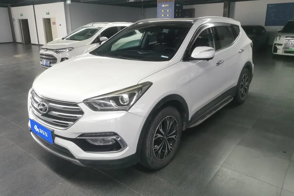 Hyundai Santa Fe 2.4L Auto 2WD Smart Version 5 Seater, 2017 — фото 1