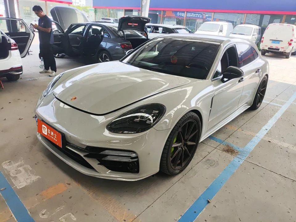 Porsche Panamera, 2021