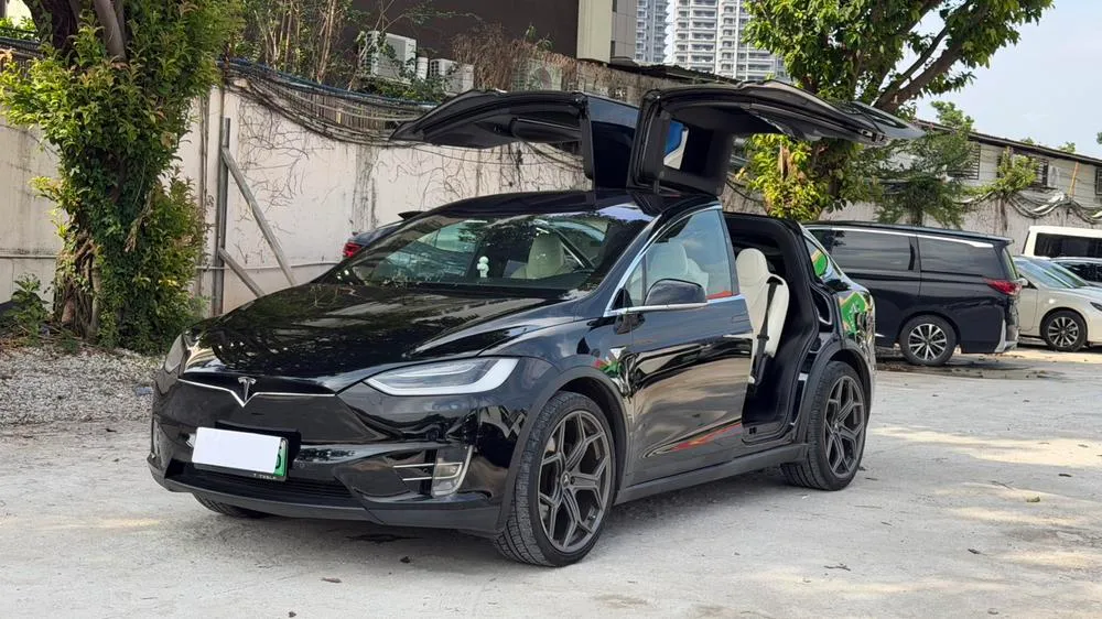 Tesla Model X, 2016