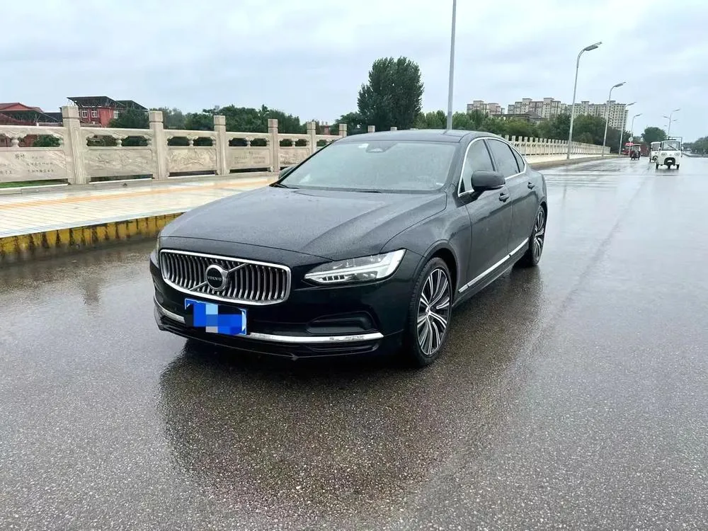 Volvo S90 B5 Luxury Edition, 2023 — фото 1
