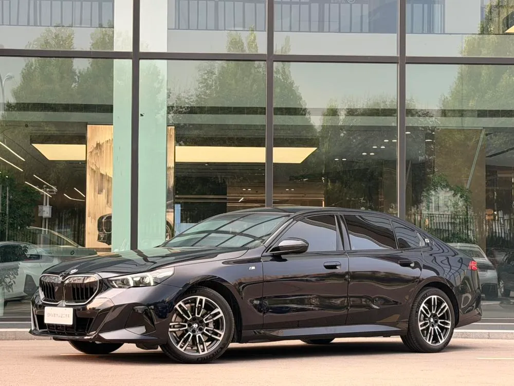 BMW 5-Series 530Li Prestige Version M Sport, 2025 — фото 1