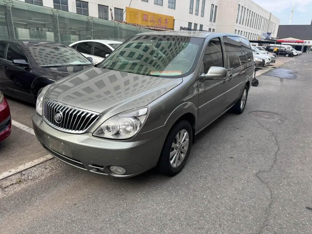 Buick GL8, 2011