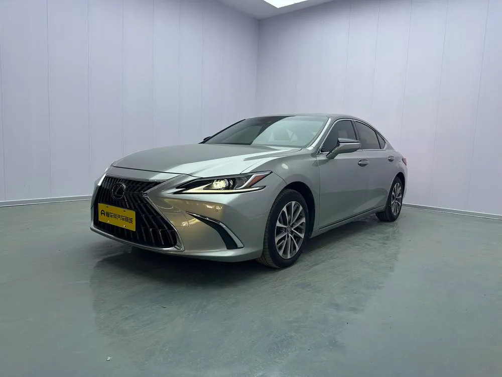 Lexus ES, 2022