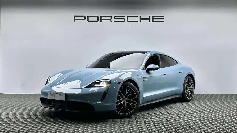 Porsche Taycan, 2022