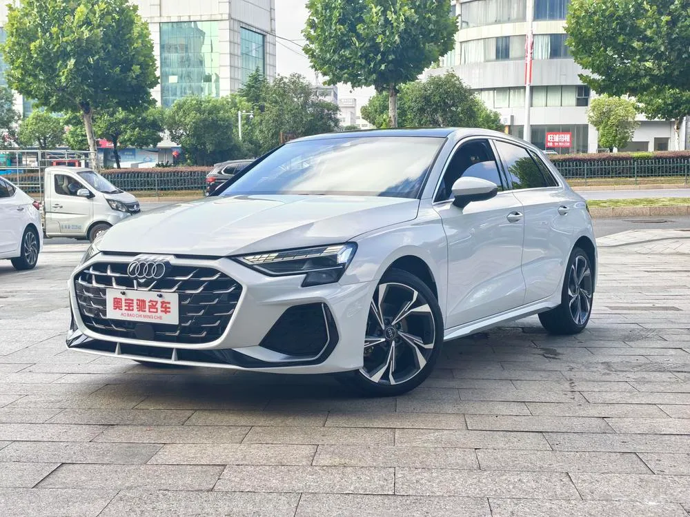 Audi A3 Sportback 35 TFSI Rush Prestige Version, 2025 — фото 1