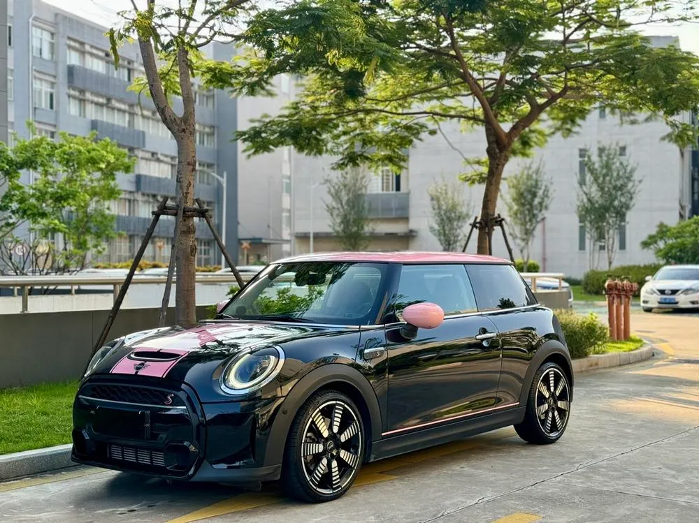 MINI MINI, 2022