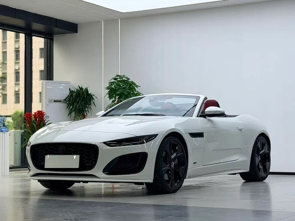 Jaguar F-TYPE, 2024