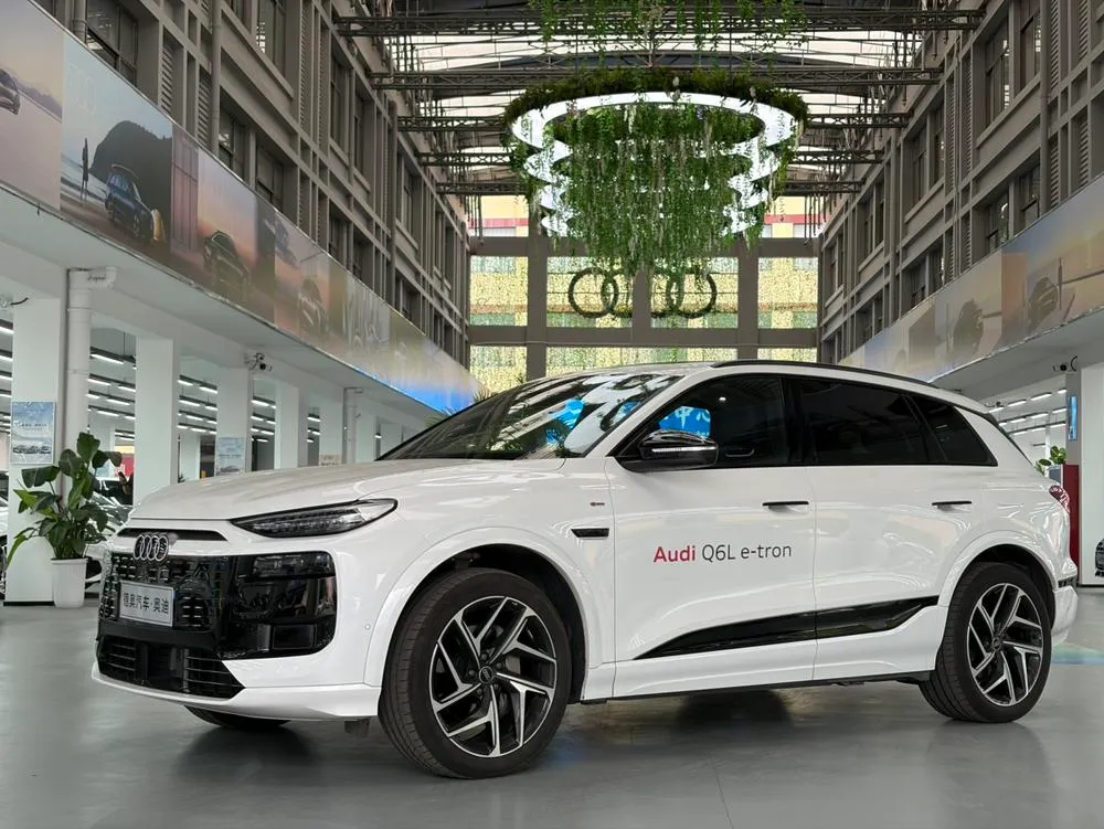 Audi Q6L e-tron Navigator Edition, 2026 — фото 1