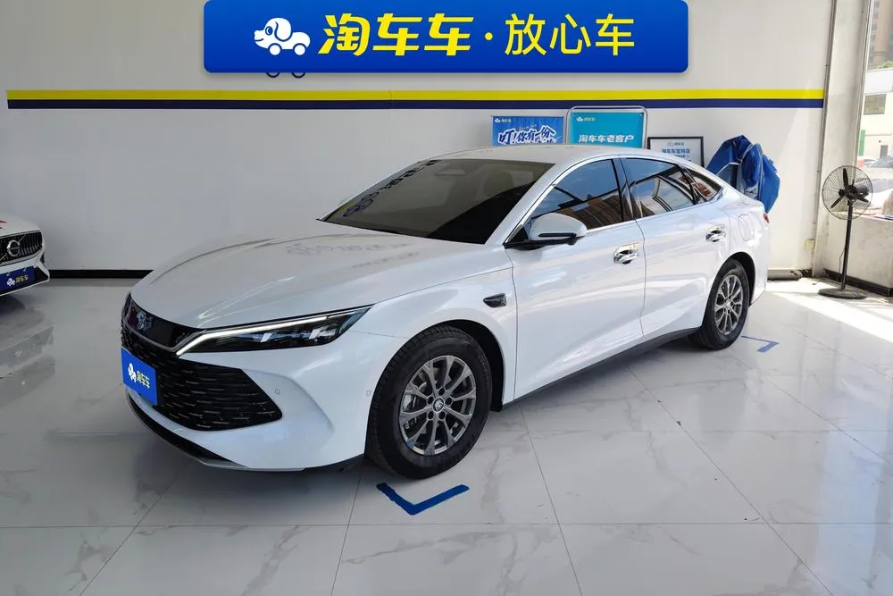BYD Qin L DM Smart Drive Edition DM-i 80KM Leading Version, 2025 — фото 1