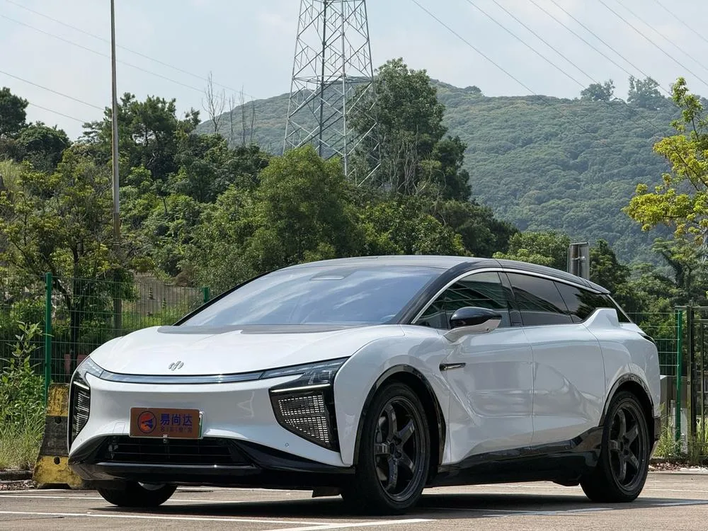 HiPhi X, 2022