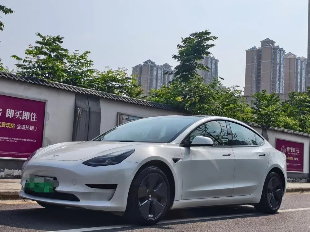 Tesla Model 3, 2022
