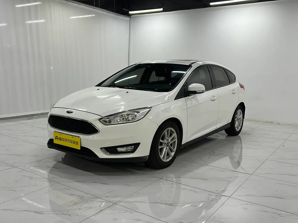 Ford Focus Hatchback EcoBoost 125 Auto Style Version Edition, 2017 — фото 1