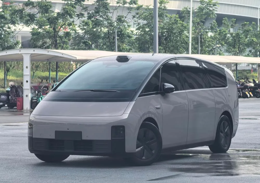 Li Auto MEGA, 2024