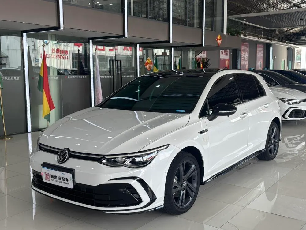 Volkswagen Golf, 2023