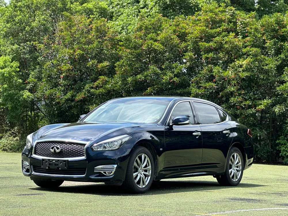 Infiniti Q70, 2015