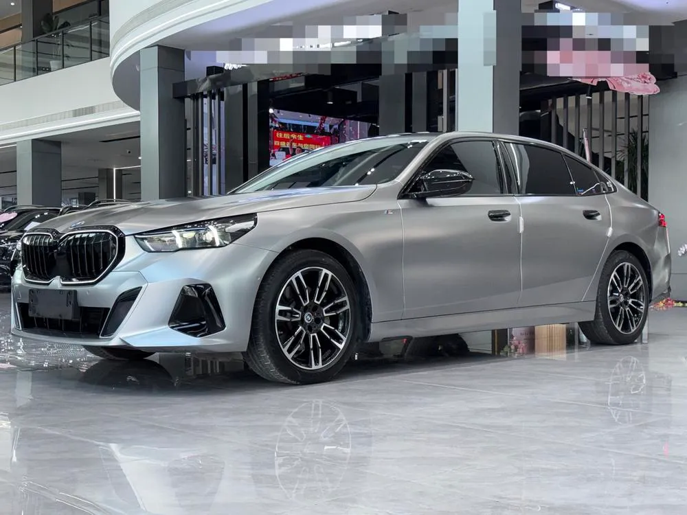 BMW 5-Series, 2024
