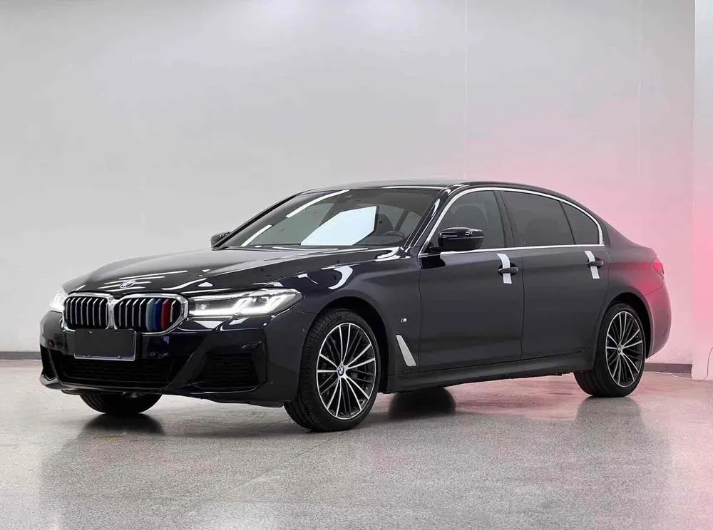 BMW 5-Series, 2022