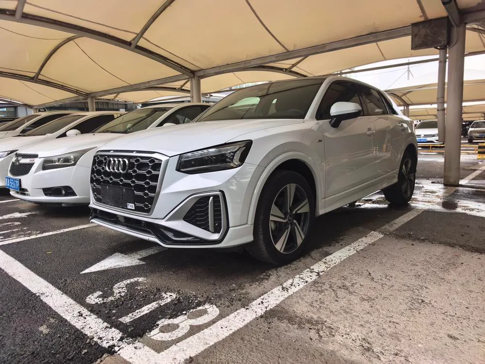 Audi Q2L, 2021