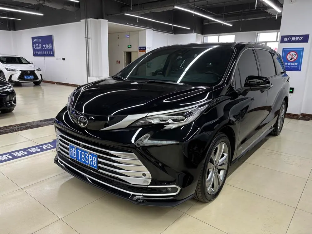 Toyota Sienna, 2024