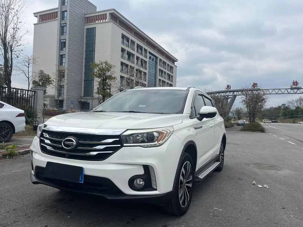 GAC Trumpchi Trumpchi GS4 235T Auto 2WD Luxury Smart Connected Edition, 2017 — фото 1