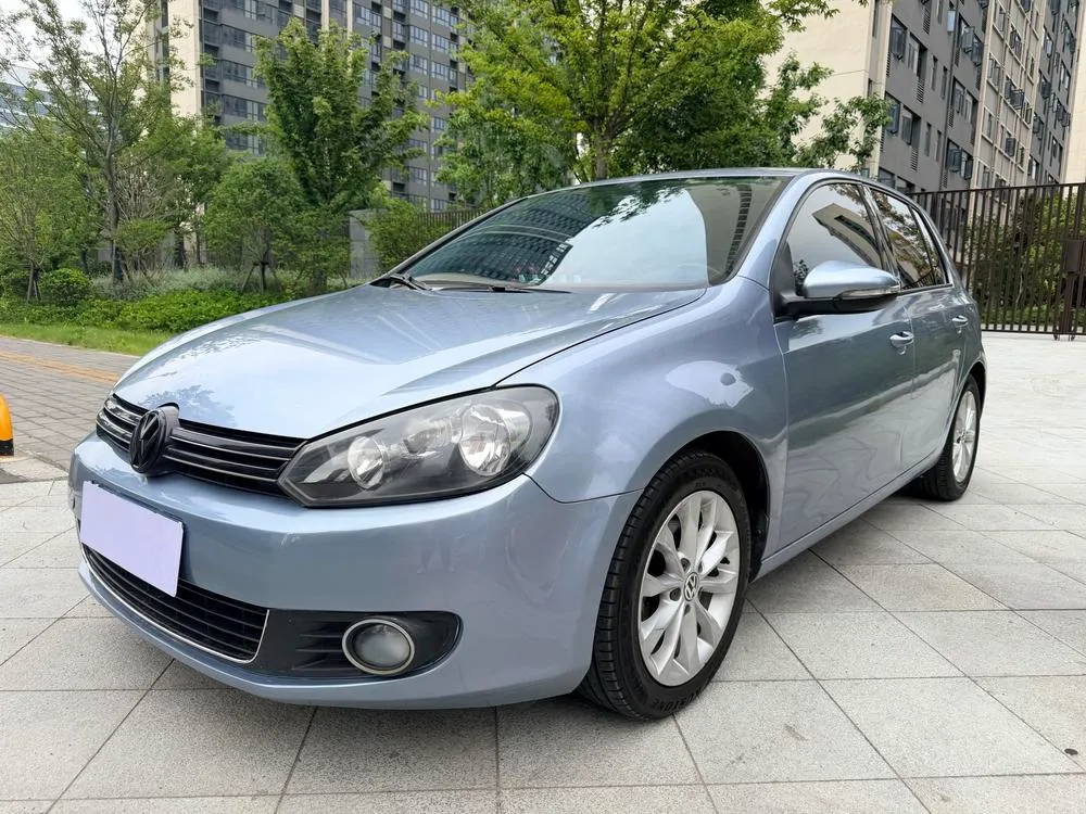 Volkswagen Golf 1.6 Auto Comfort Version, 2012 — фото 1