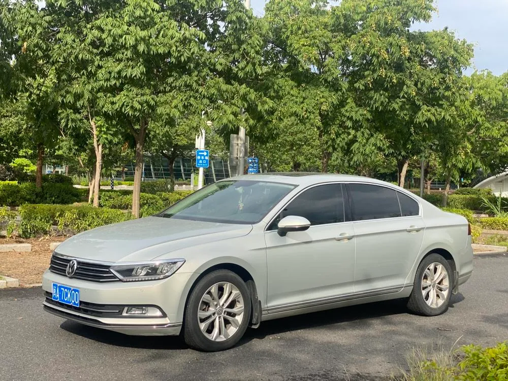 Volkswagen Magotan 330TSI DSG Luxury Version, 2018 — фото 1