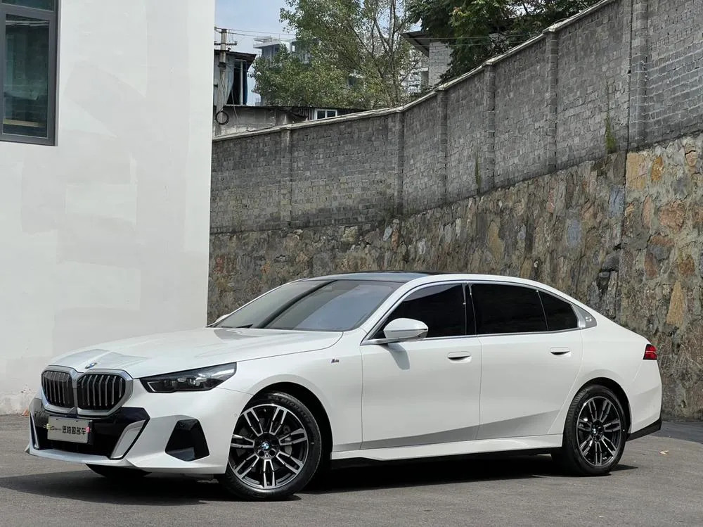 BMW 5-Series, 2024