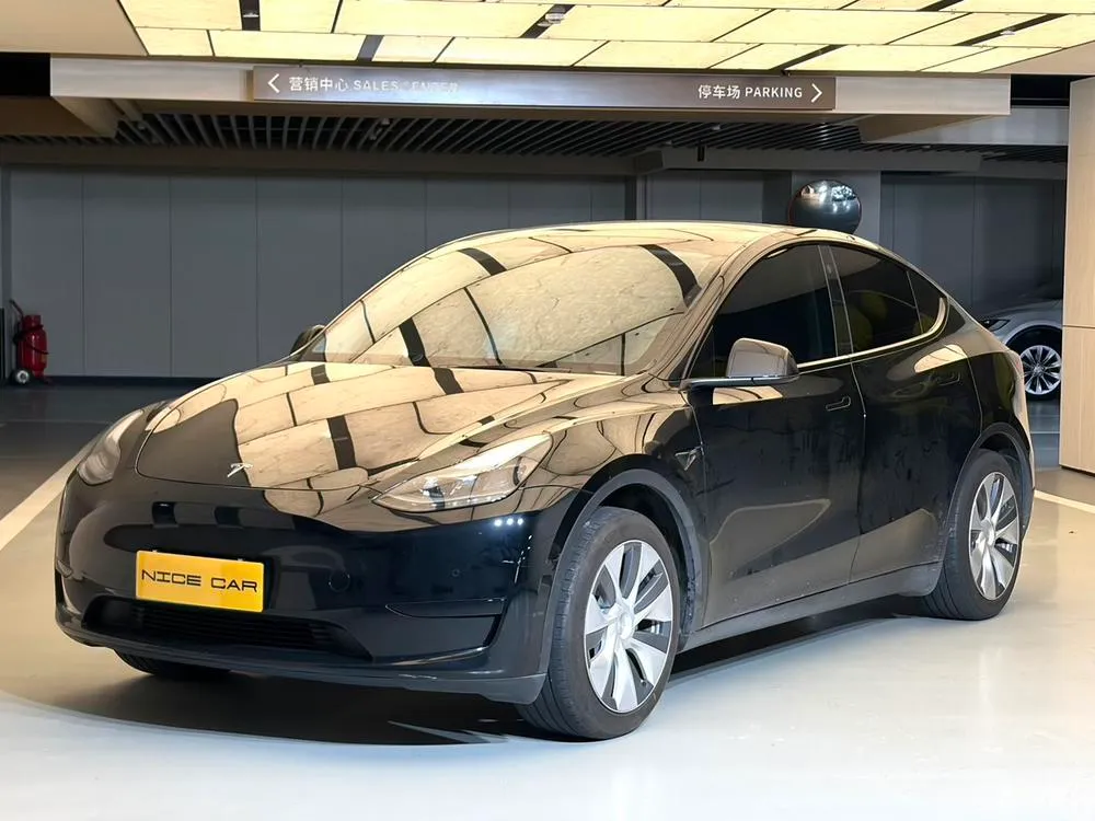 Tesla Model Y, 2022