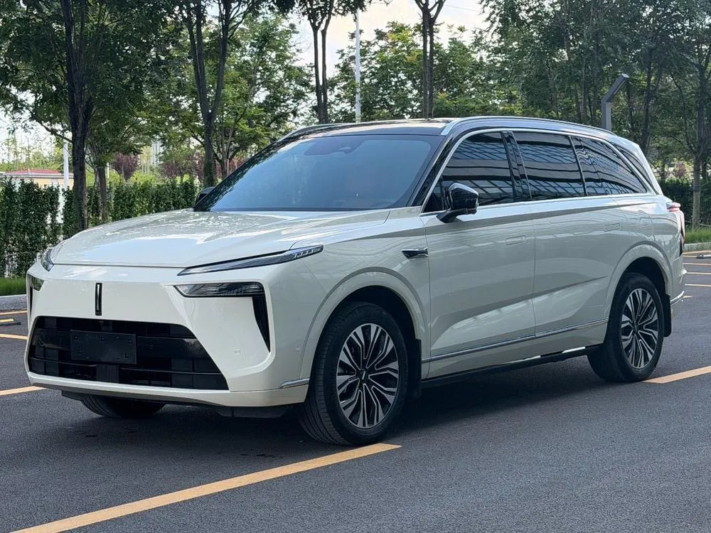 Wey Blue Mountain, 2023