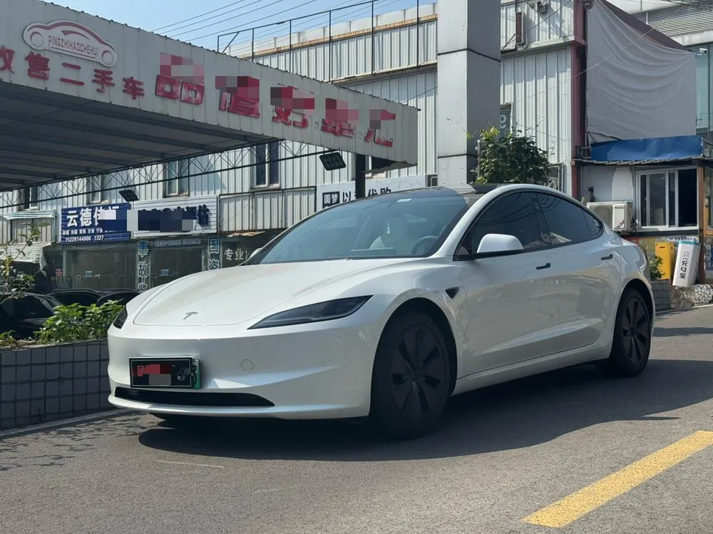 Tesla Model 3, 2025