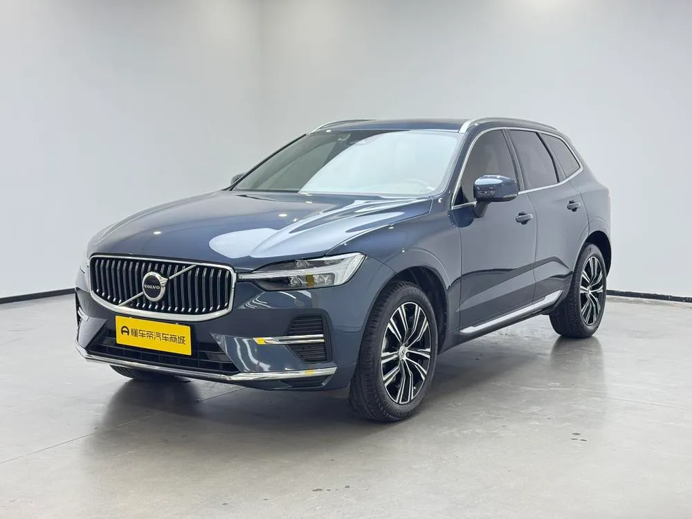 Volvo XC60 B5 4WD Luxury Edition, 2022 — фото 1
