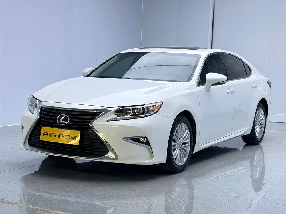 Lexus ES, 2015
