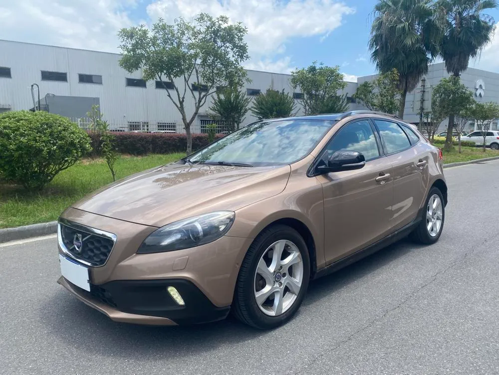 Volvo V40, 2014
