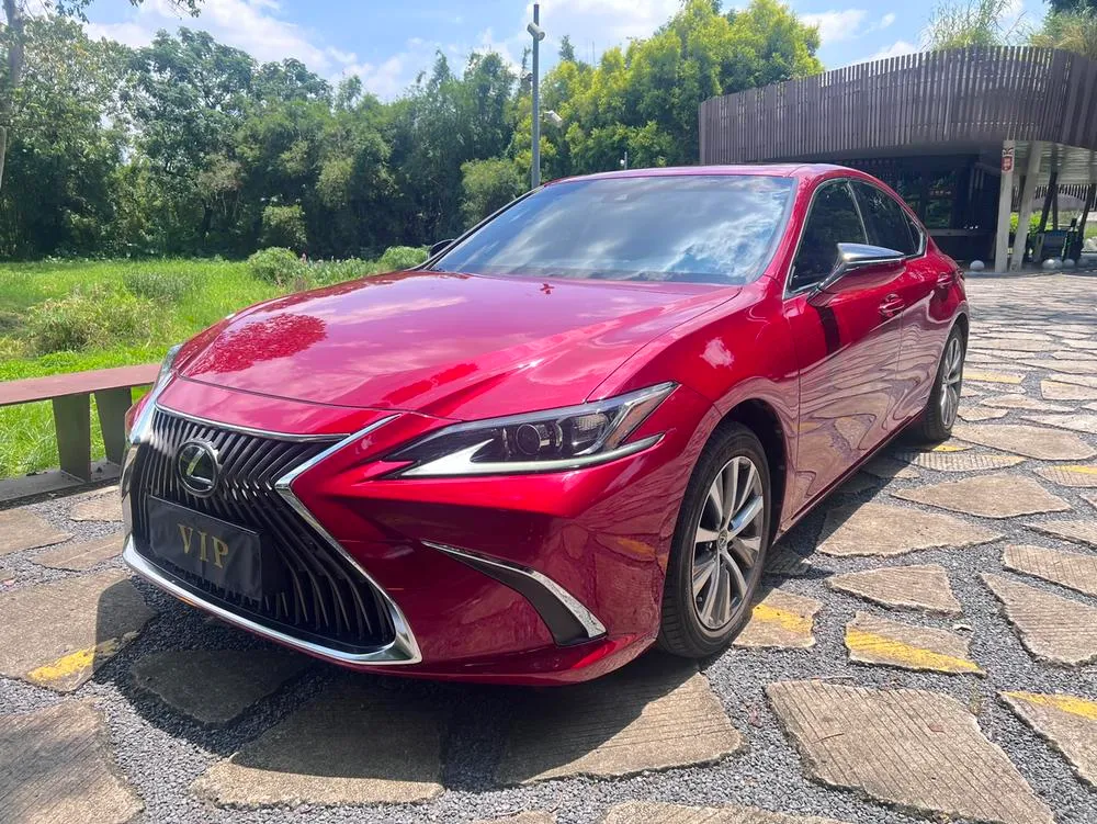 Lexus ES, 2020