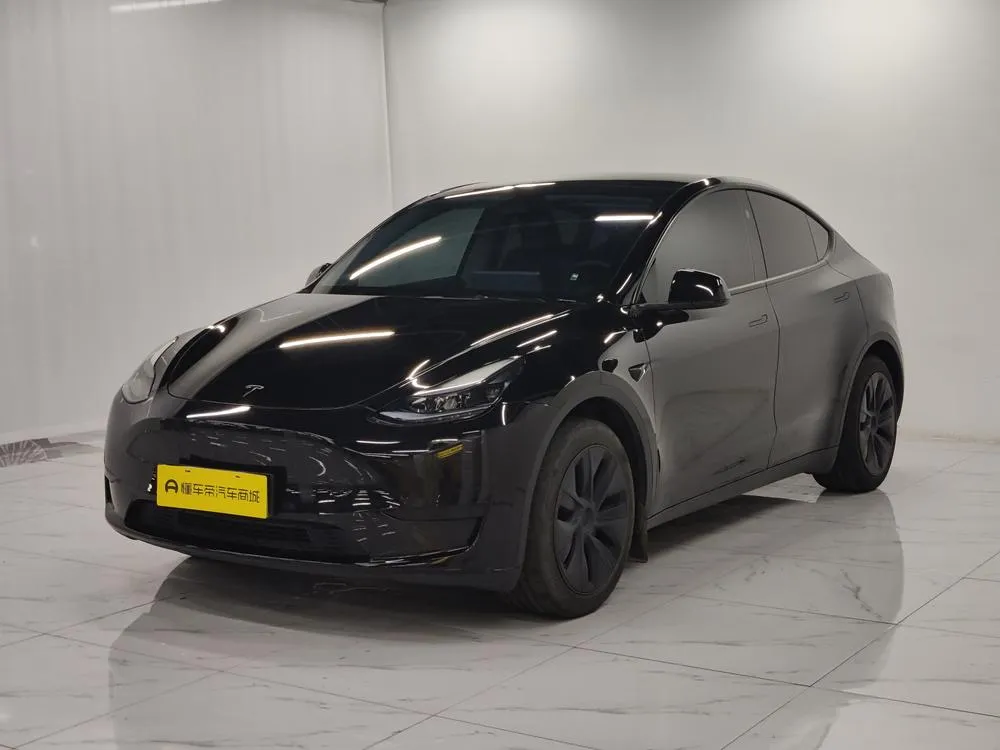 Tesla Model Y, 2024