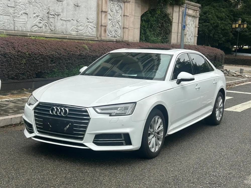 Audi A4L 40 TFSI Version CN6, 2019 — фото 1
