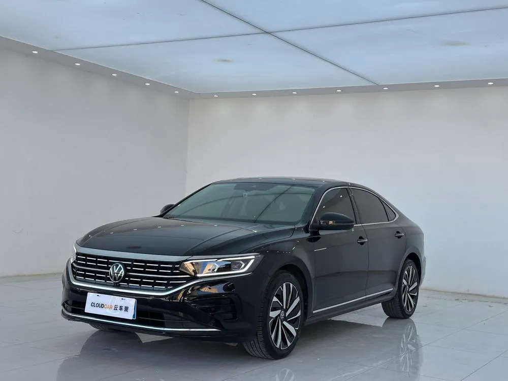 Volkswagen Passat 380TSI Luxury Edition, 2024 — фото 1
