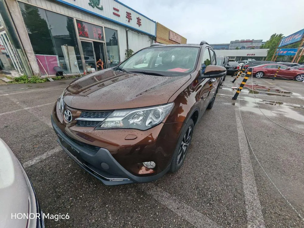 Toyota RAV4, 2015