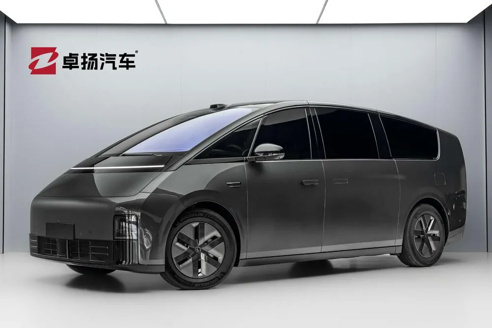 Li Auto MEGA, 2025