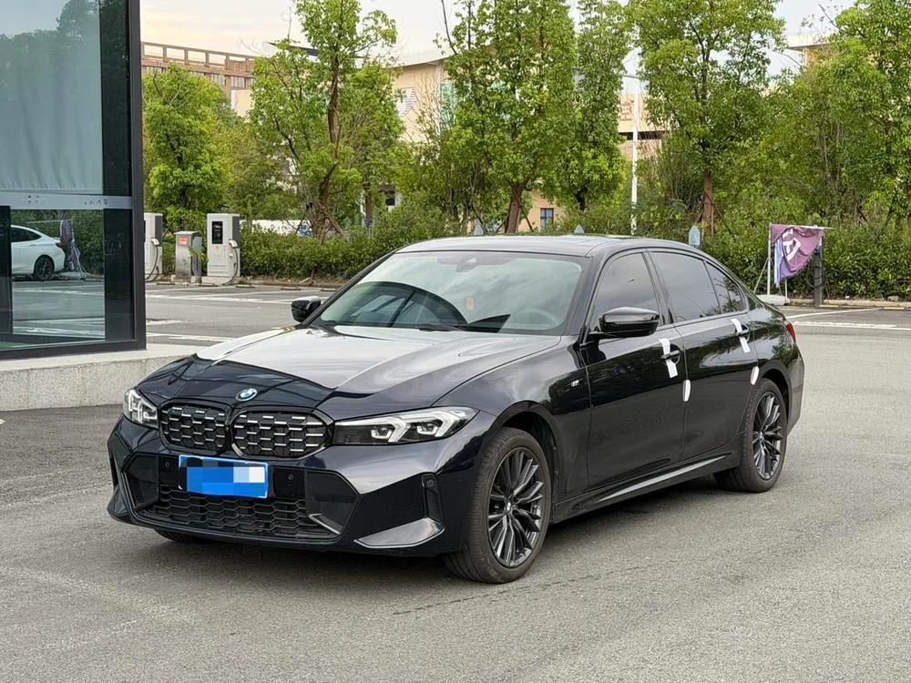 BMW 3-Series, 2023
