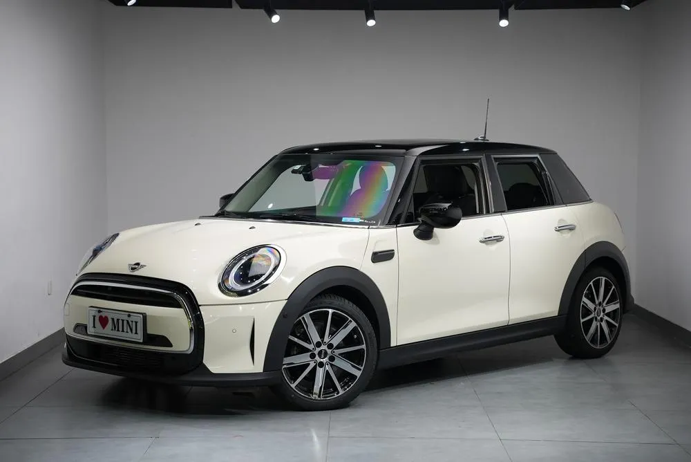 MINI MINI 1.5T COOPER Artist Edition, 2022 — фото 1