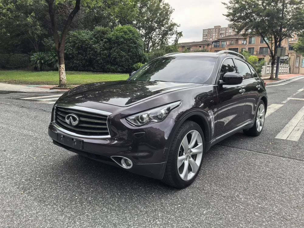 Infiniti QX70, 2013