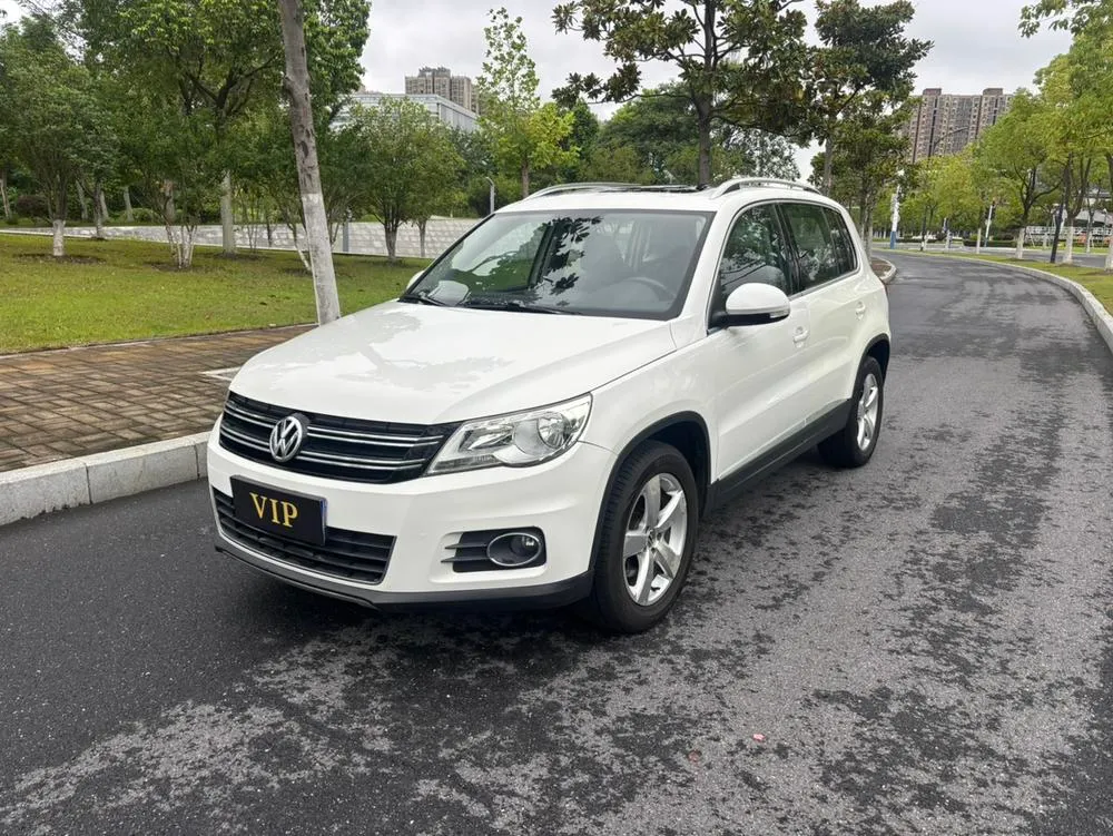 Volkswagen Tiguan 1.8TSI Auto 4WD Edition, 2012 — фото 1