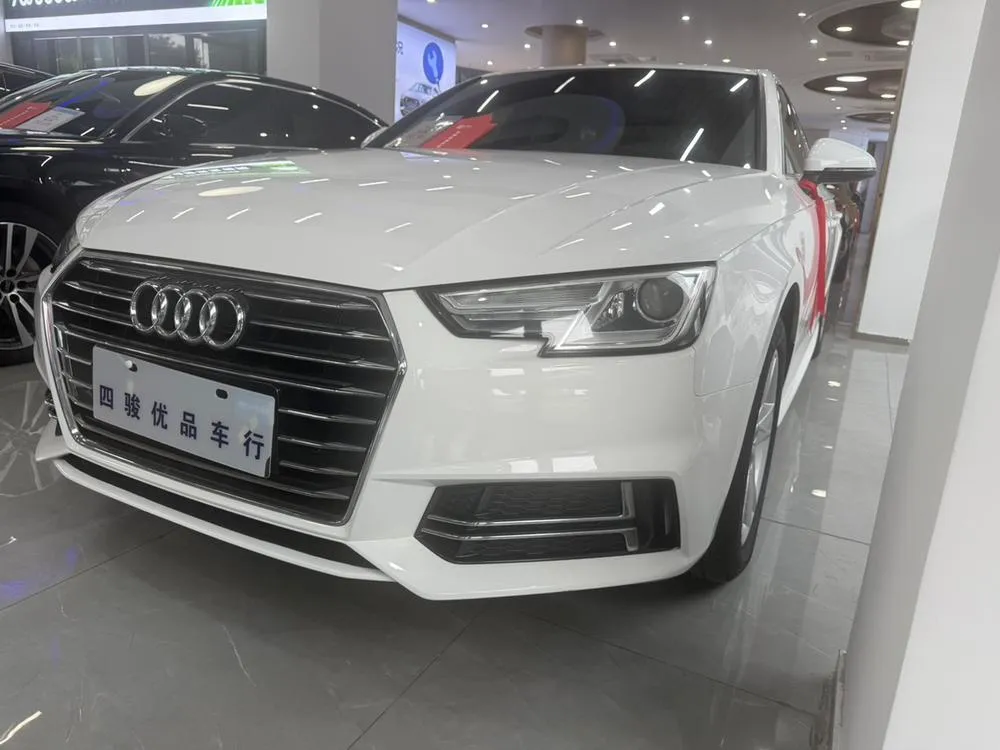 Audi A4L 35 TFSI Version CN6, 2019 — фото 1
